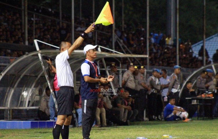 Kontroversi Gurning, Balas Lemparan & Tolak Salam Pemain 1 Abdurrahman Gurning Lampineung