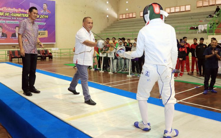 Adu pedang Anggar