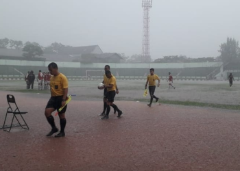 Laga PSKC Cimahi Vs Persidi di Lapangan Becek