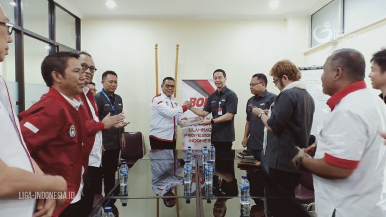 Operator bertemu bopi bahas liga 1 tepat waktu