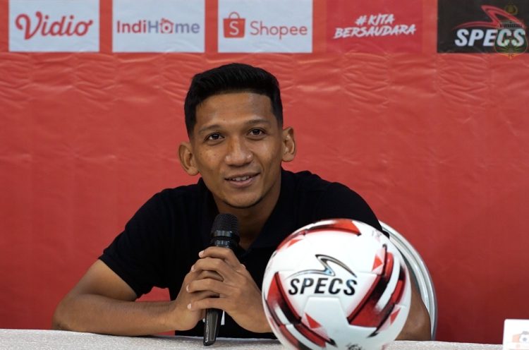 Tm ichsan di lapangan lawan persiraja di luar saya orang aceh