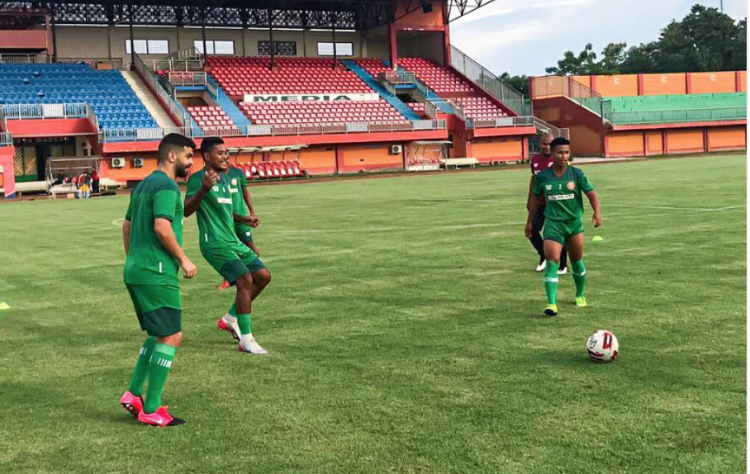 Madura united vs persiraja slamet nur cahyo miftahul hamdi