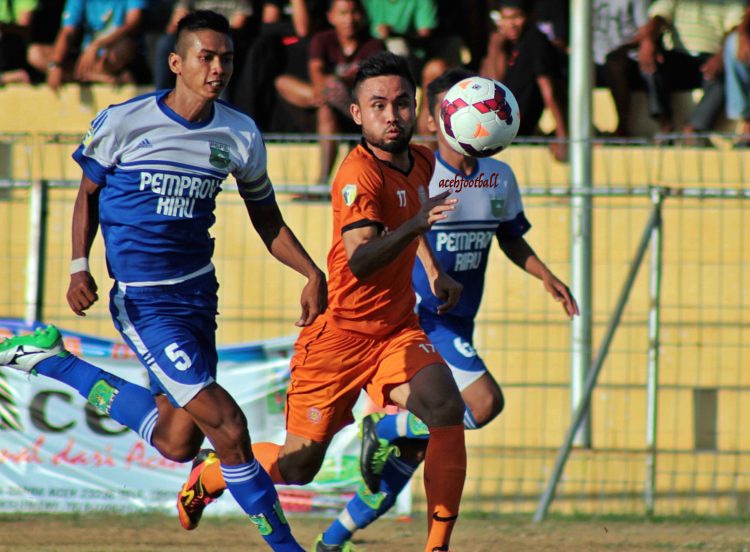 Akli Fairuz, Skull, Persiraja