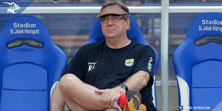 Robert Rene Alberts, Persib