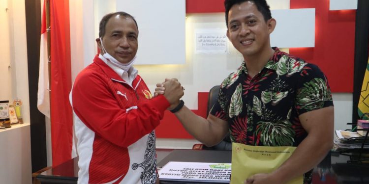 Juara Dunia, Muhammad Ichram Terima Bonus dari KONI Aceh