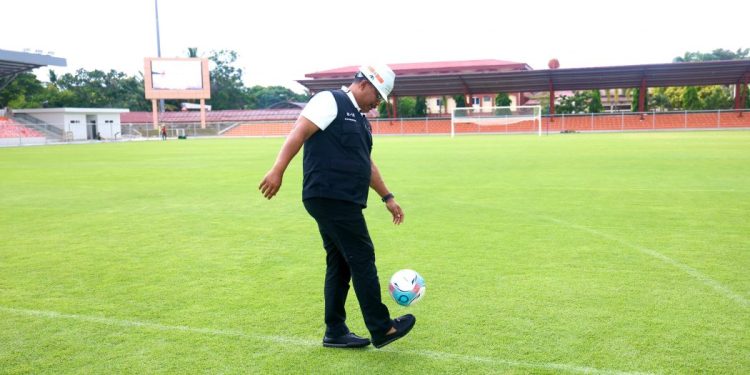 Safrizal Juggling Bola dan Bernostalgia di Stadion H Dimurthala