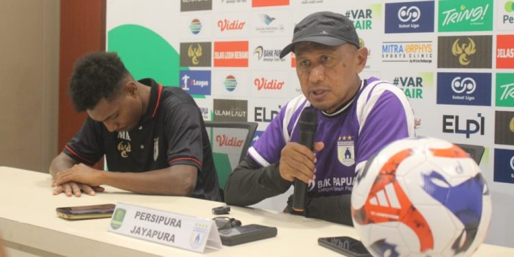 Rahmad Darmawan Bikin Persipura Perkasa, Siap Geser PSS dan Barito