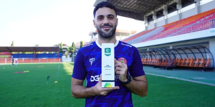 Gol Roket Juan Mera ke Gawang PSMS Jadi Yang Terbaik Januari
