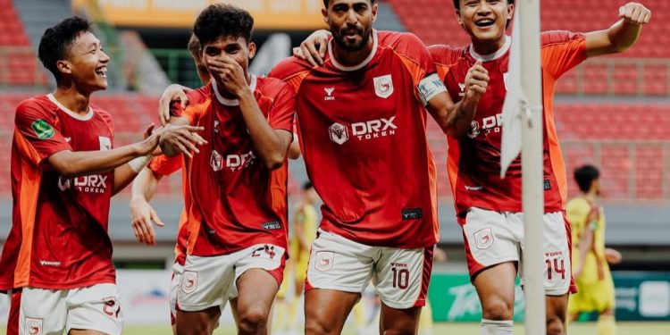 Garudayaksa Libas Sriwijaya, Geser Adhyaksa dari Singgasana