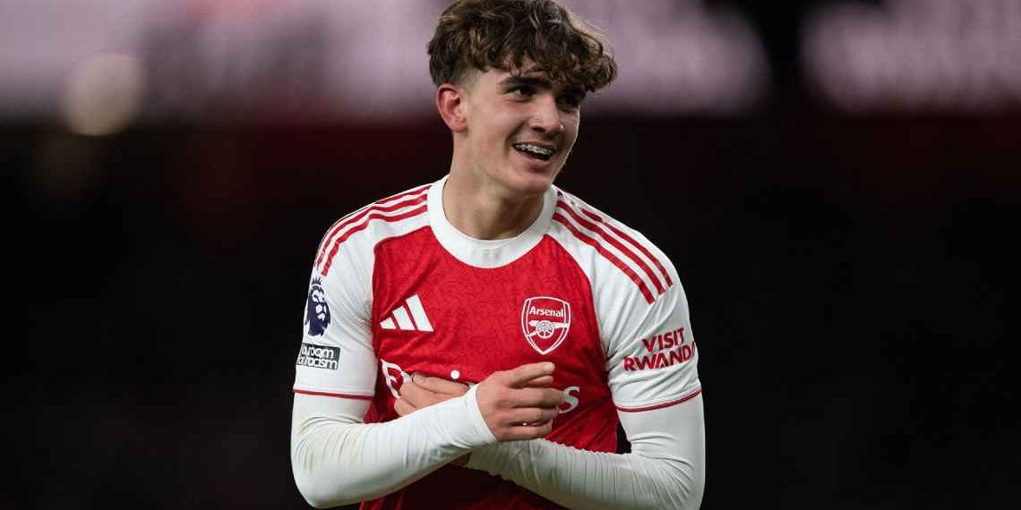 Arsenal Juara Lagi Setelah 22 Tahun, Bocah yang Belum Lahir Kini Angkat Trofi