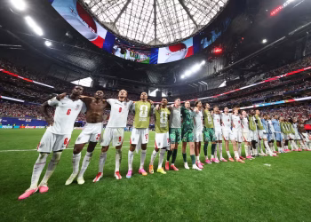 Wonderwall, Nyanyian Harapan Inggris Menuju Kontra Meksiko
