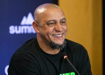 Roberto Carlos Dikabarkan Peluk Islam, Nikahi Wanita Maroko