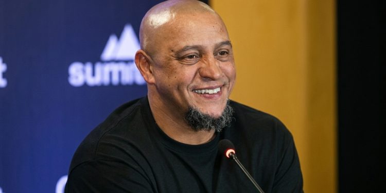 Roberto Carlos Dikabarkan Peluk Islam, Nikahi Wanita Maroko